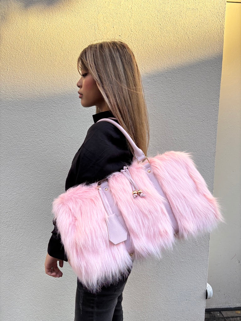 DAILY STUFFALL IN BABY PINK